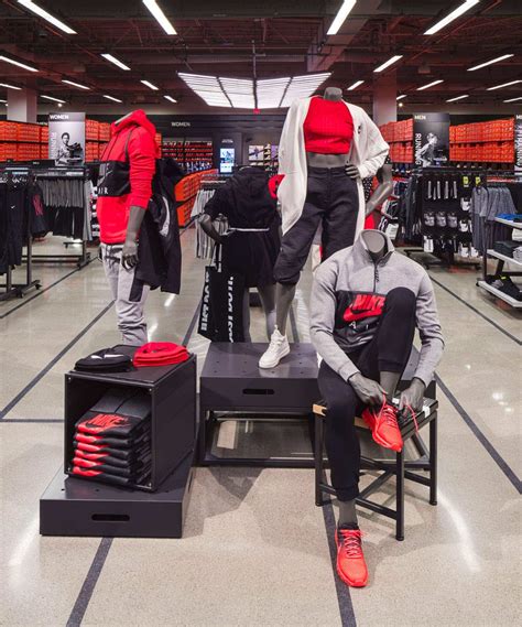 nike grijs sale|Nike Factory Stores.